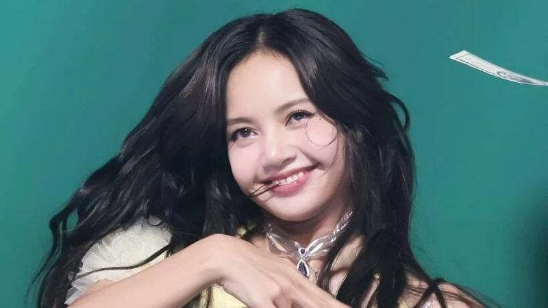 Always Lalisa: Góc khuất đằng sau hào quang sao K-pop
