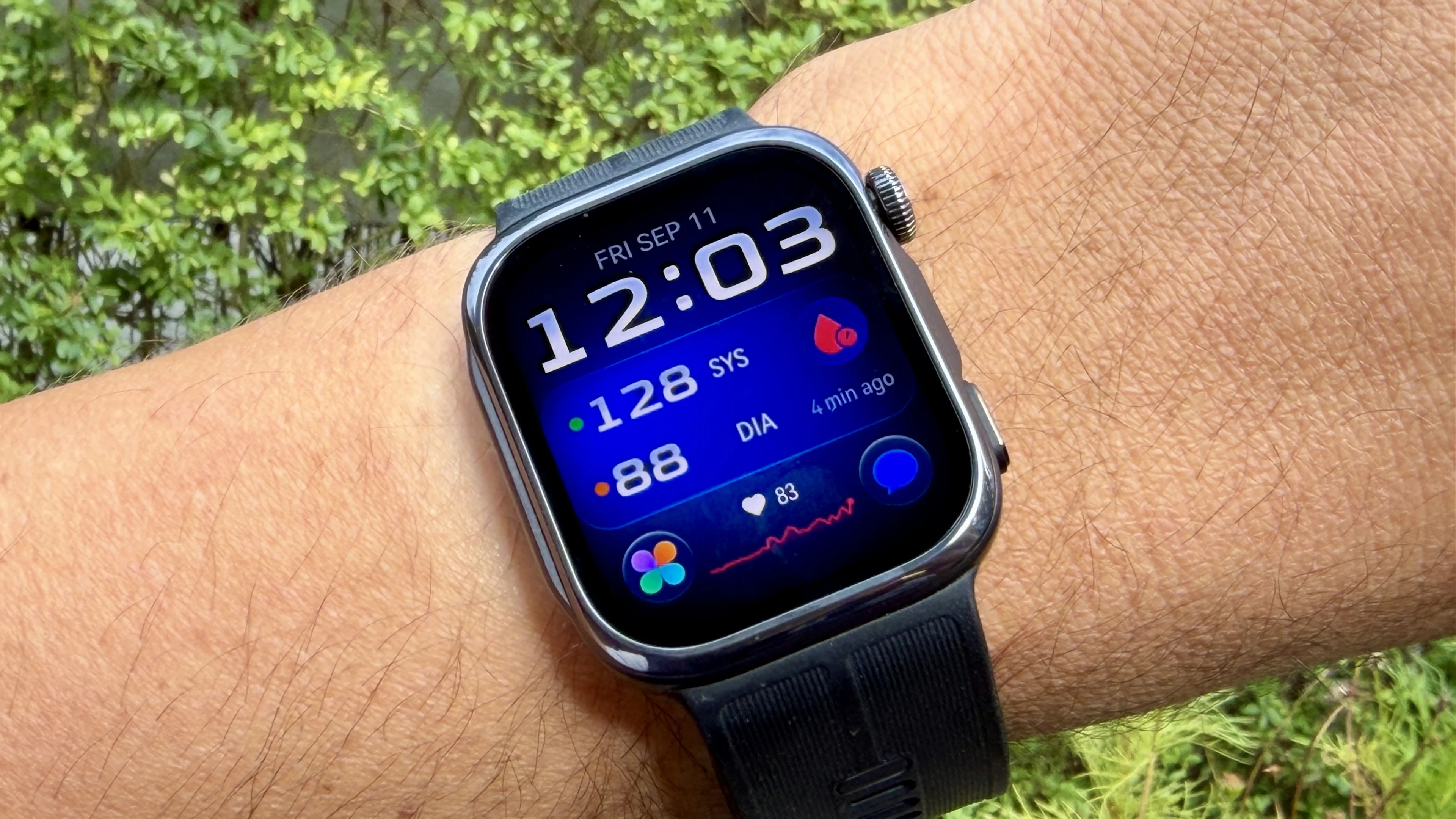 Đo huyết áp trên đồng hồ thông minh: khi nào tin Huawei, Apple, Samsung?