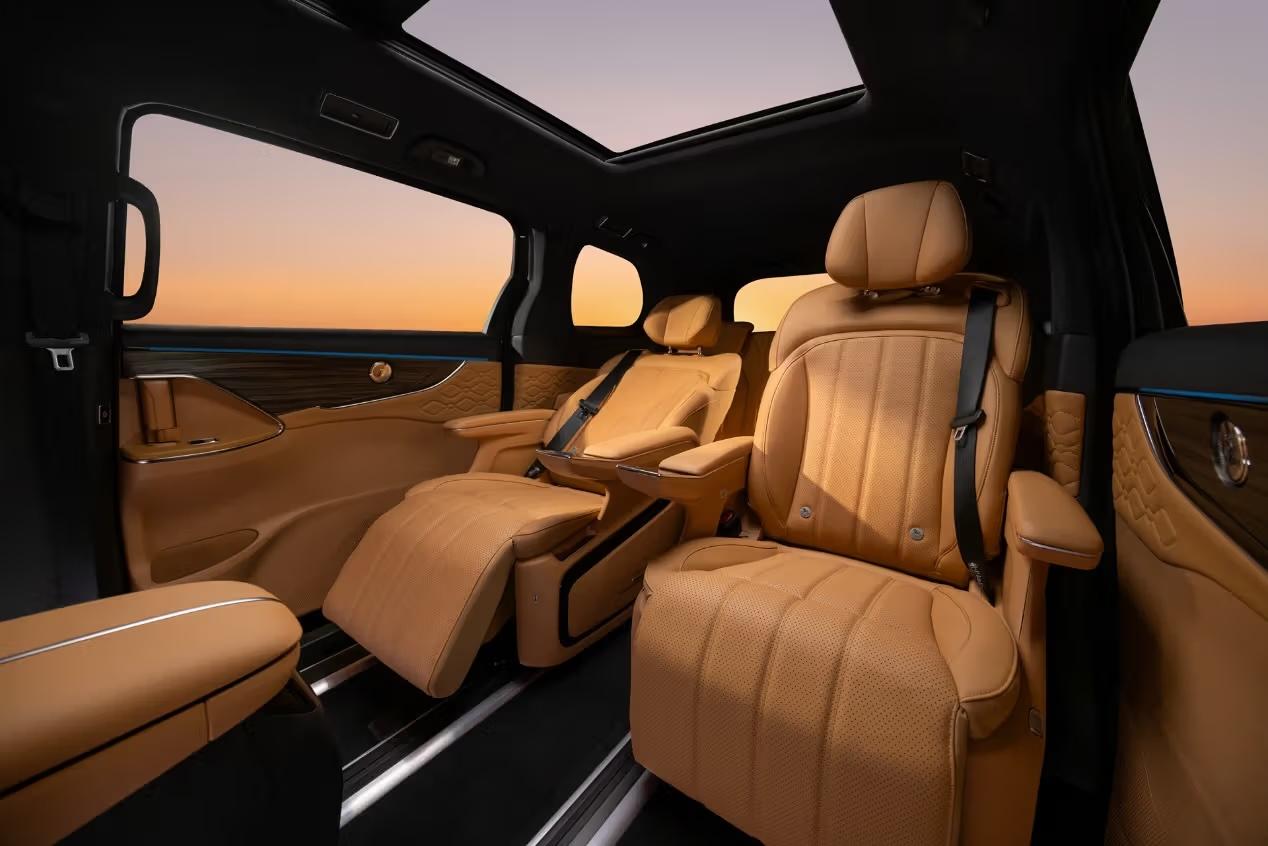 MPV điện 6 chỗ giá rẻ: Có đủ sức thách thức Toyota Innova?