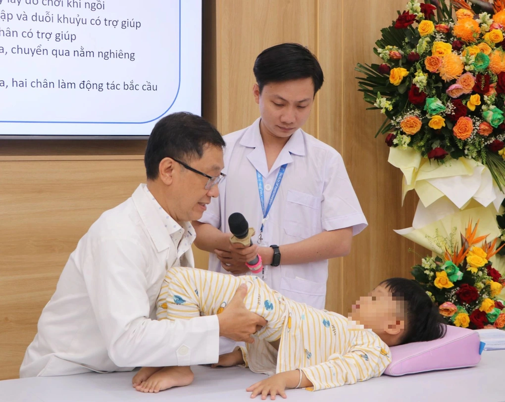 Nhận biết sớm teo cơ tủy ở trẻ sơ sinh để không đánh mất “khoảng vàng” điều trị