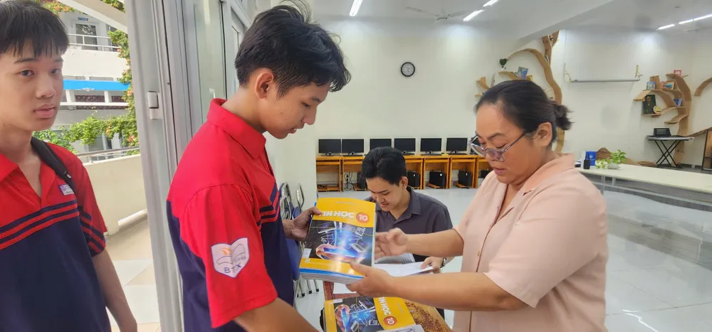 Khi sách giáo khoa chưa đủ: 4 bước để việc học không gián đoạn