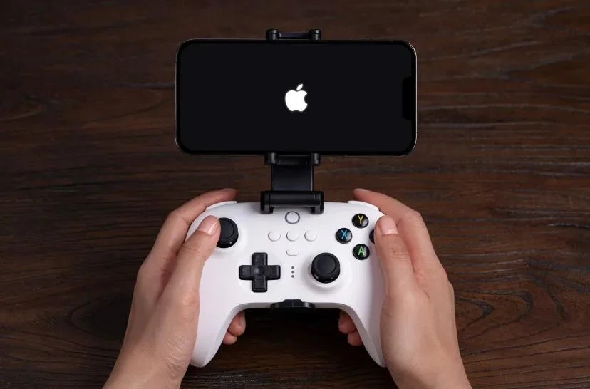 CEO mới Apple John Ternus: Dịch vụ, iPhone gập và canh bạc AI