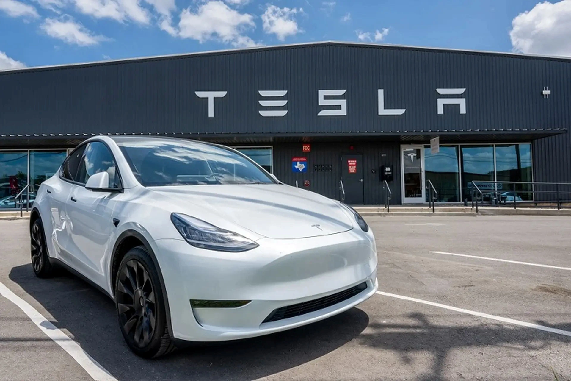 Tesla lập pháp nhân tại Việt Nam: bước ngoặt cho thị trường ô tô điện