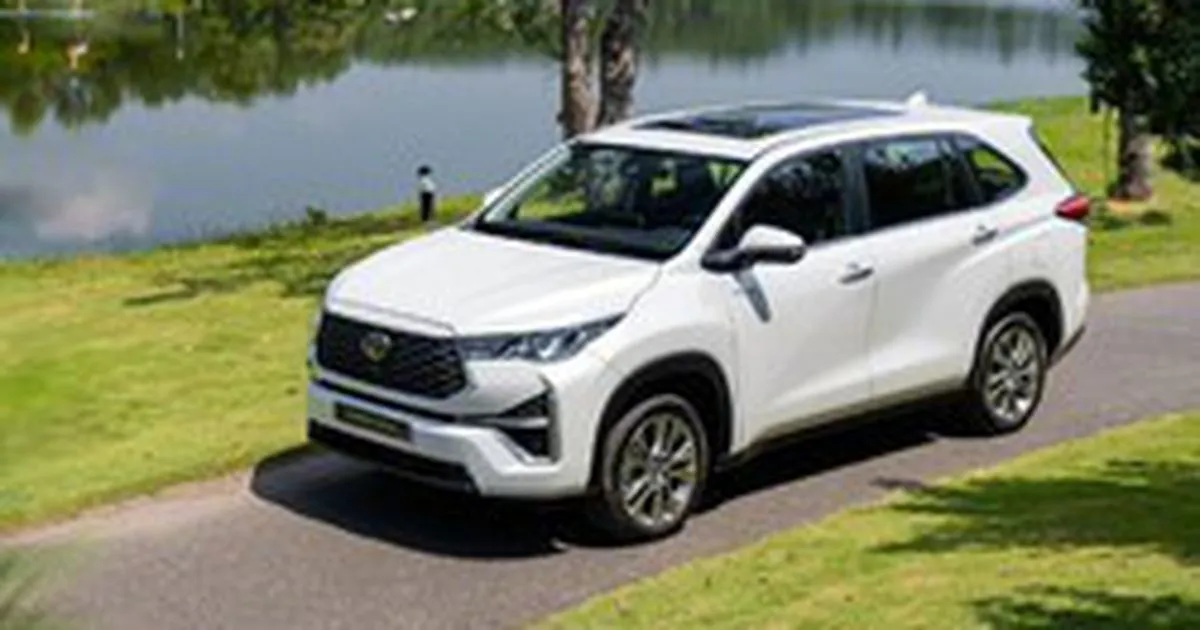 Doanh số xe hybrid tháng 8 giảm 15%: Toyota vẫn thắng trong tháng Ngâu