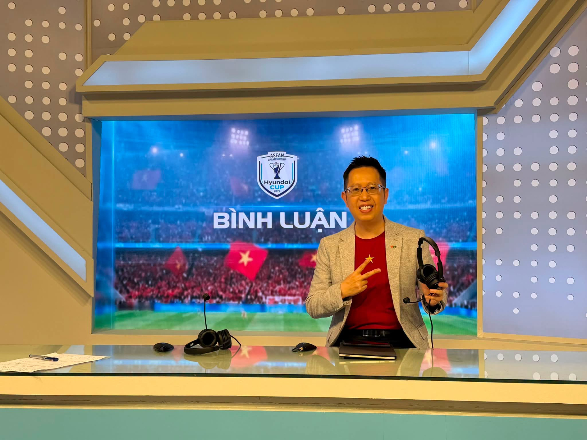 Từ thủ khoa toàn quốc đến BTV: Khi đam mê giáo dục không lên sóng nhưng không tắt