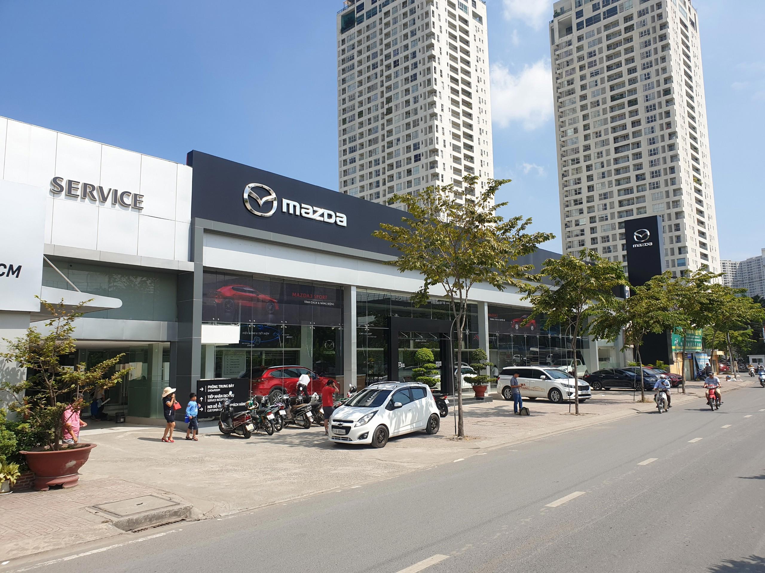 Sedan hạng C giảm giá tháng 9: chọn Mazda3, Corolla hay MG5?