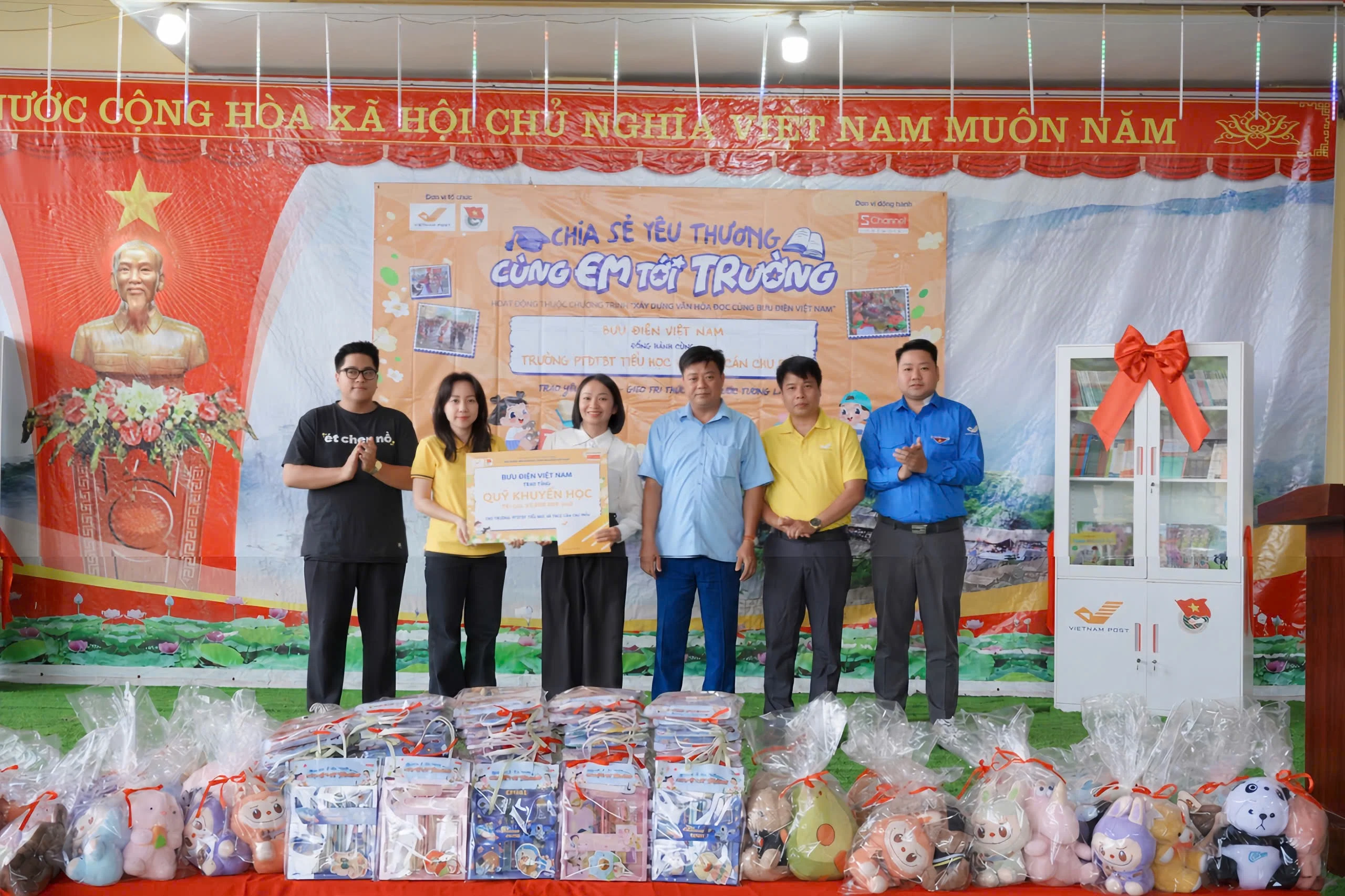Thư viện điện tử vùng cao: Từ sách vở đến kết nối tri thức
