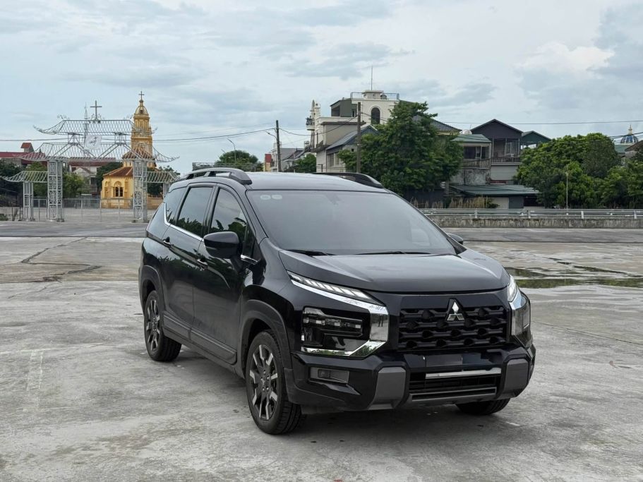 Mitsubishi Triton lập kỷ lục, vượt Ford Ranger và thống trị bán tải tháng 8