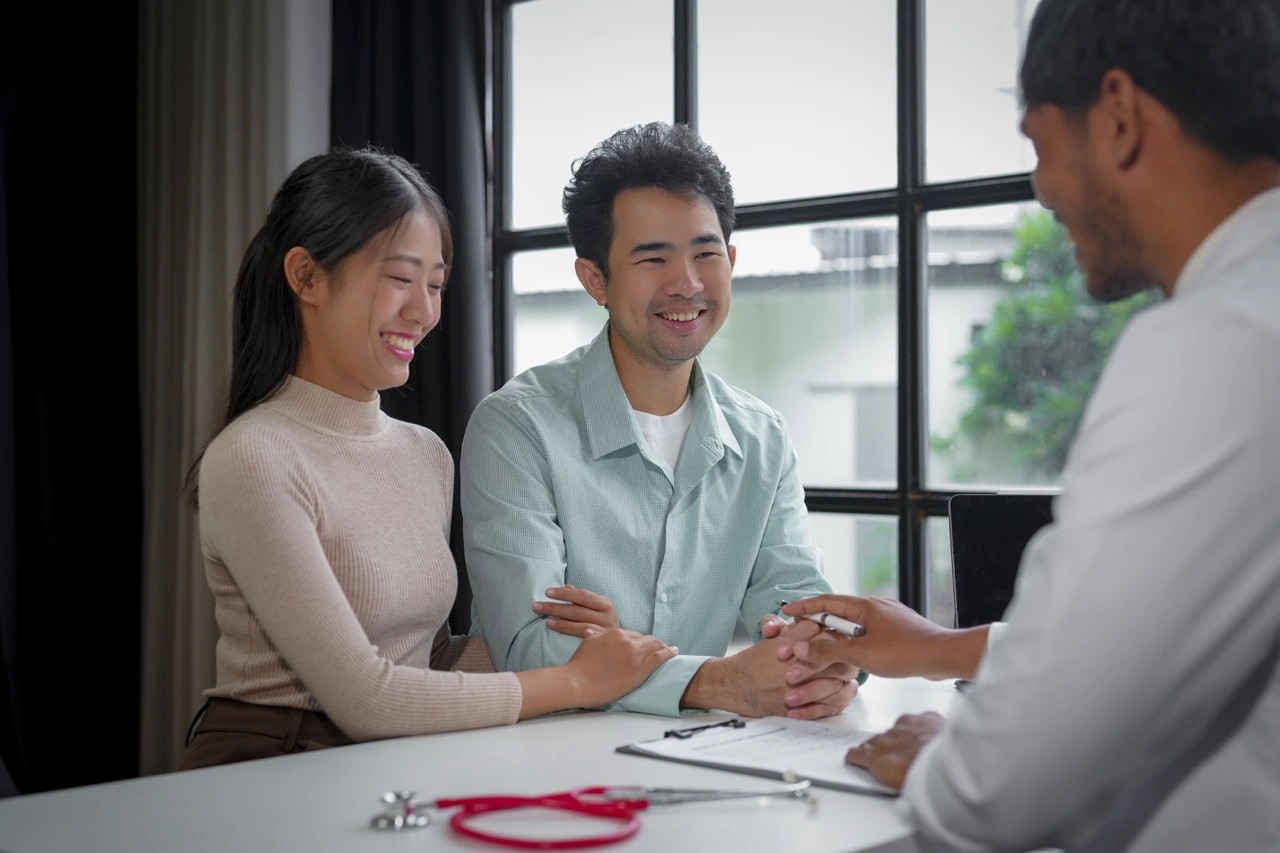 Tại sao bố mẹ khỏe mạnh vẫn sinh con mắc bệnh di truyền?
