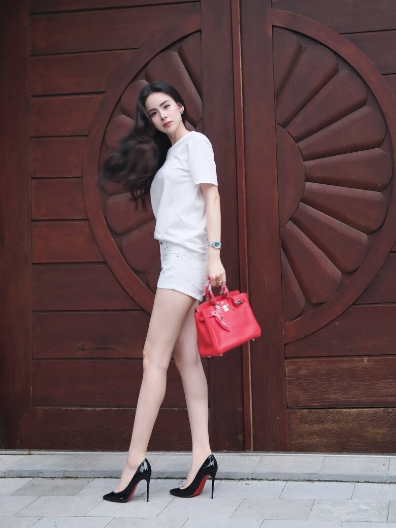 Từ The Face Vietnam đến bộ sưu tập Hermès tiền tỷ của Hương Liên