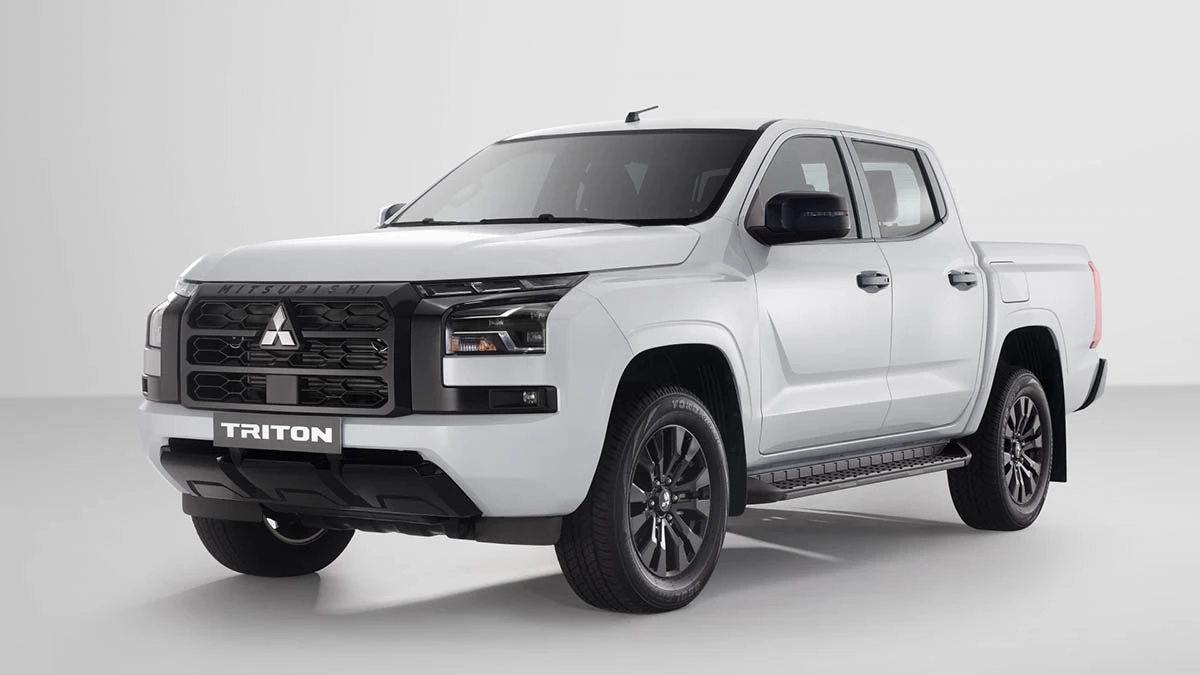 Mitsubishi Triton lập kỷ lục, vượt Ford Ranger và thống trị bán tải tháng 8
