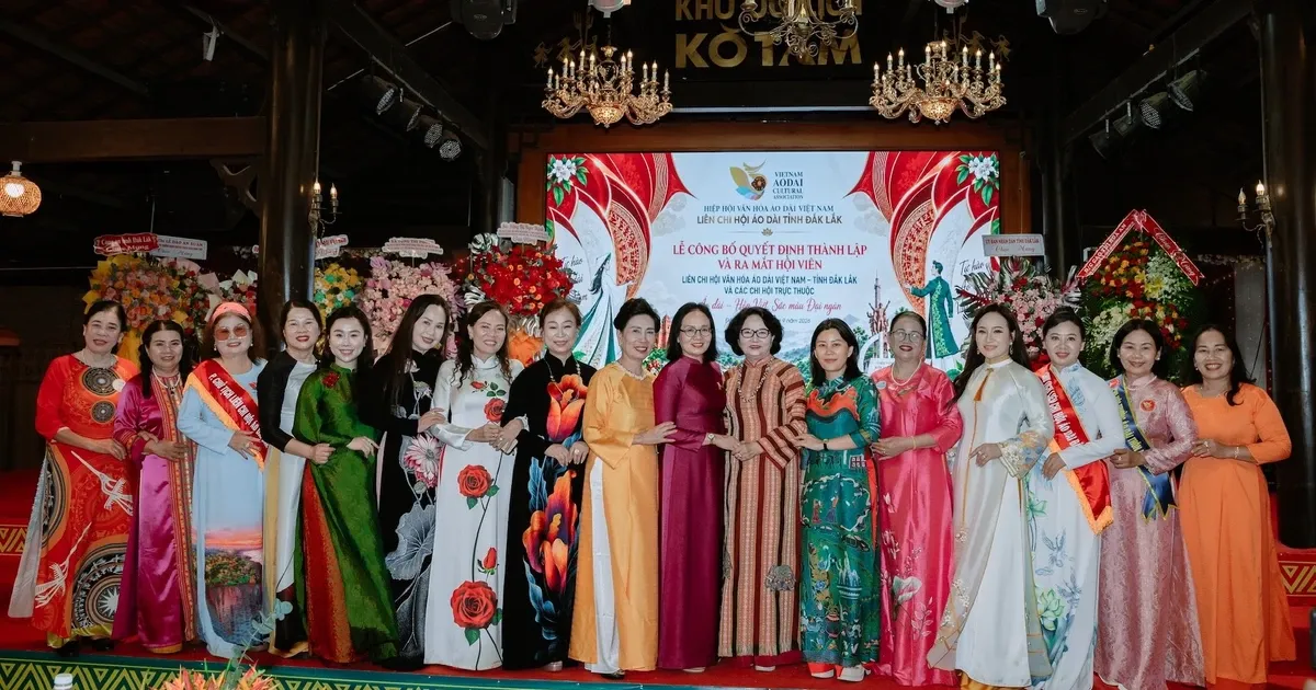 Áo dài từ biểu tượng văn hóa đến xu hướng áo dài hiện đại