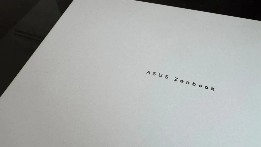 ASUS Zenbook A16: Laptop 16 inch siêu nhẹ có đáng tiền?