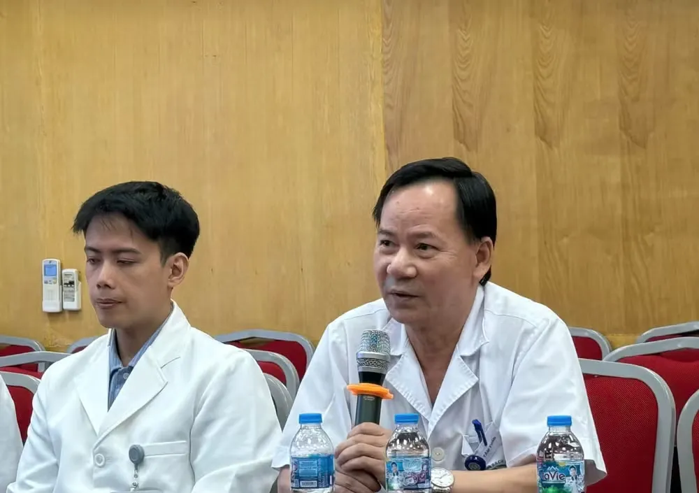 Mạng xã hội không gây ra tự gây thương tích, nhưng lại khuếch đại nguy cơ ở trẻ dễ tổn thương