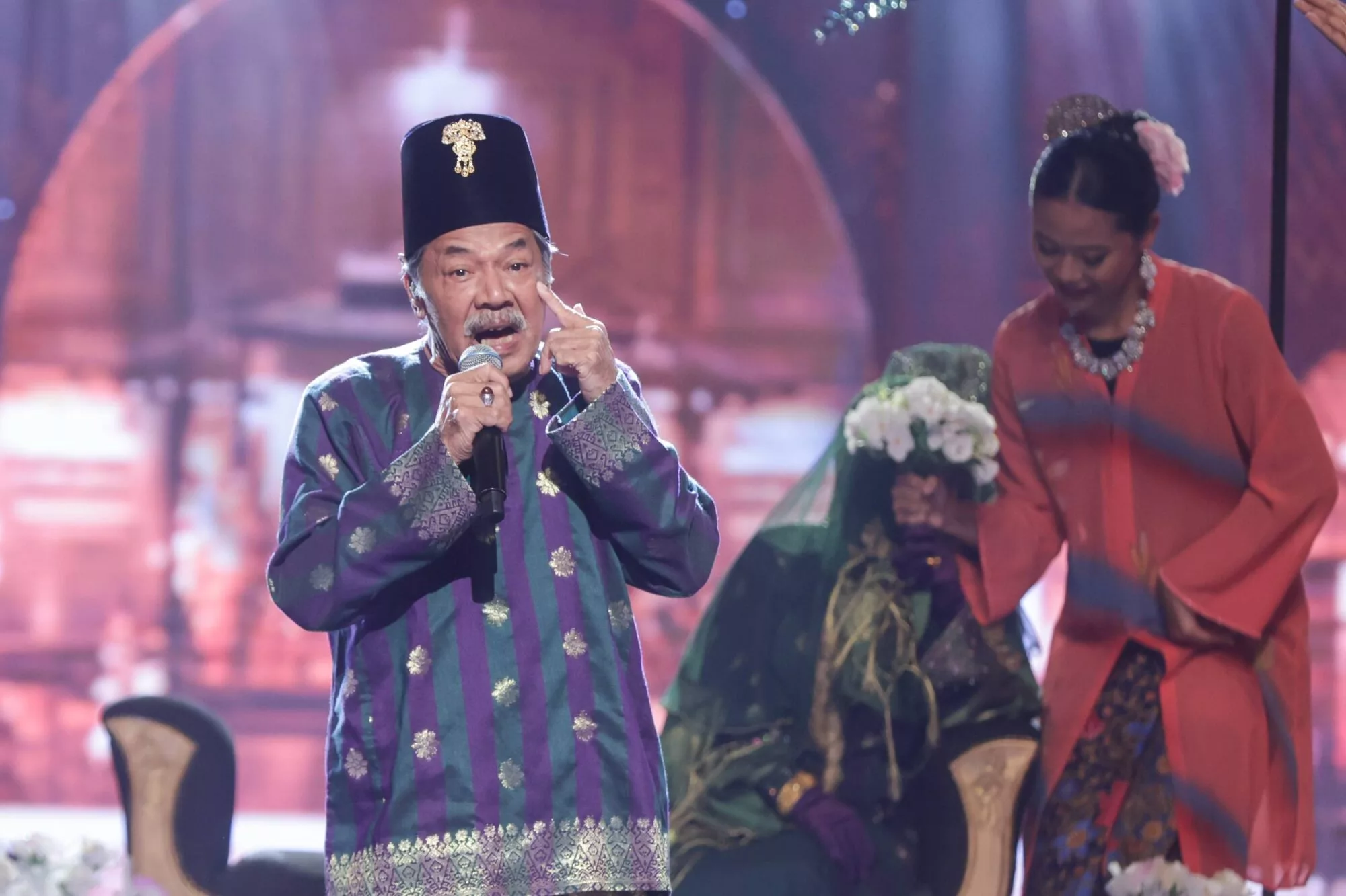 Dua Peserta Tersingkir, Jalaluddin ‘Meroket’ Di Kilauan Emas Selebriti