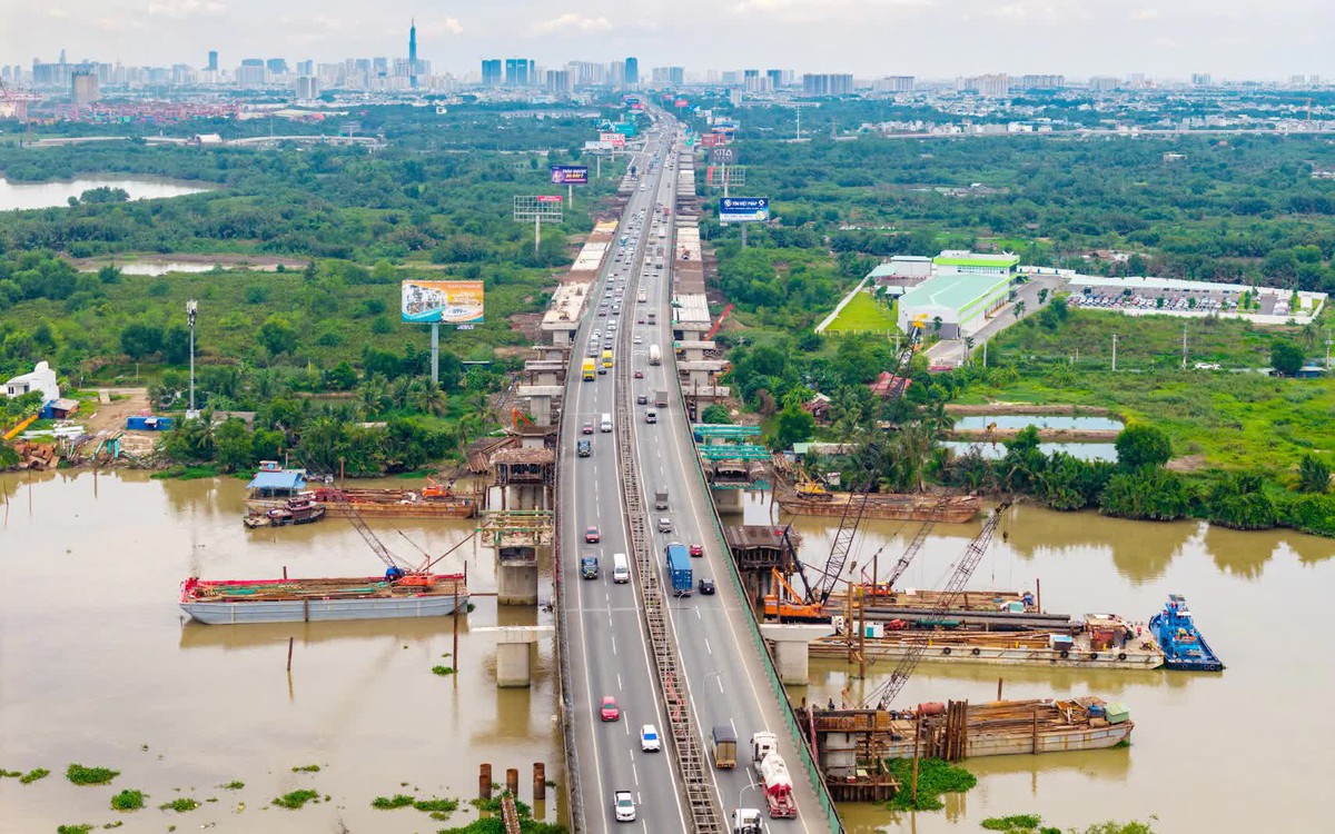 Mở rộng cao tốc TP.HCM - Long Thành: Nút thắt vật liệu và nhân lực đang níu chân tiến độ