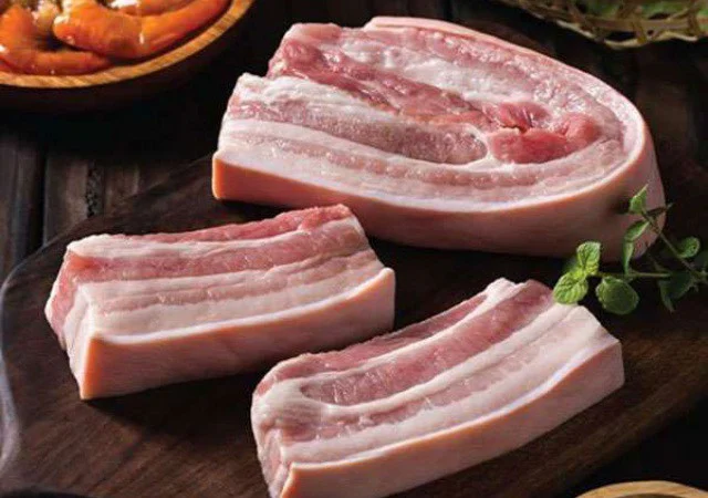 Sườn nướng mềm mọng, róc xương: Bí quyết ướp và nướng đúng cách