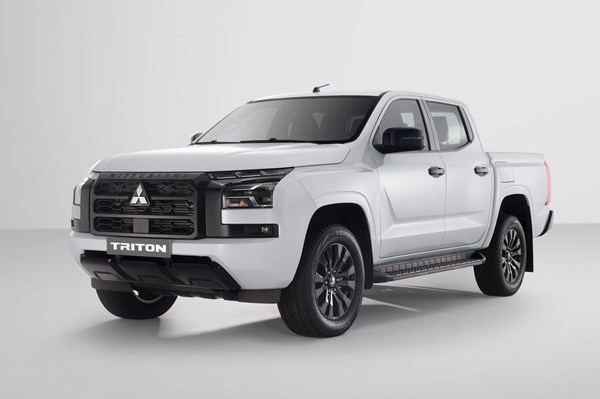 Mitsubishi giảm giá mạnh tháng 9: Xpander từ 503 triệu, Destinator rẻ như Creta