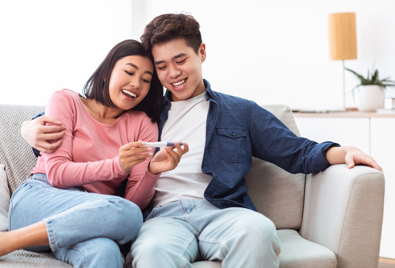 Tại sao bố mẹ khỏe mạnh vẫn sinh con mắc bệnh di truyền?