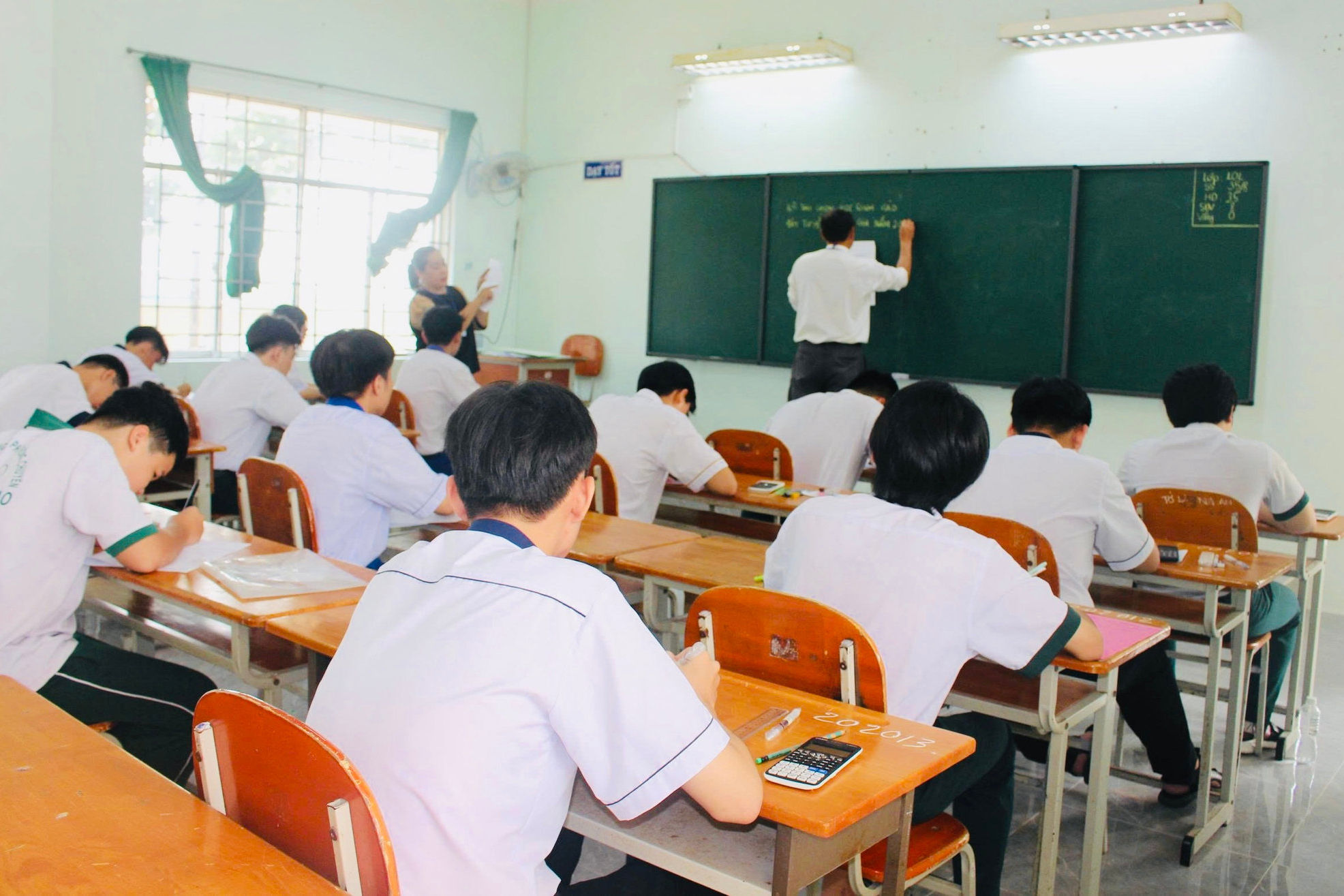 Kỳ thi chọn học sinh giỏi: Hà Nội dẫn đầu, địa phương chạy đua đội tuyển quốc gia