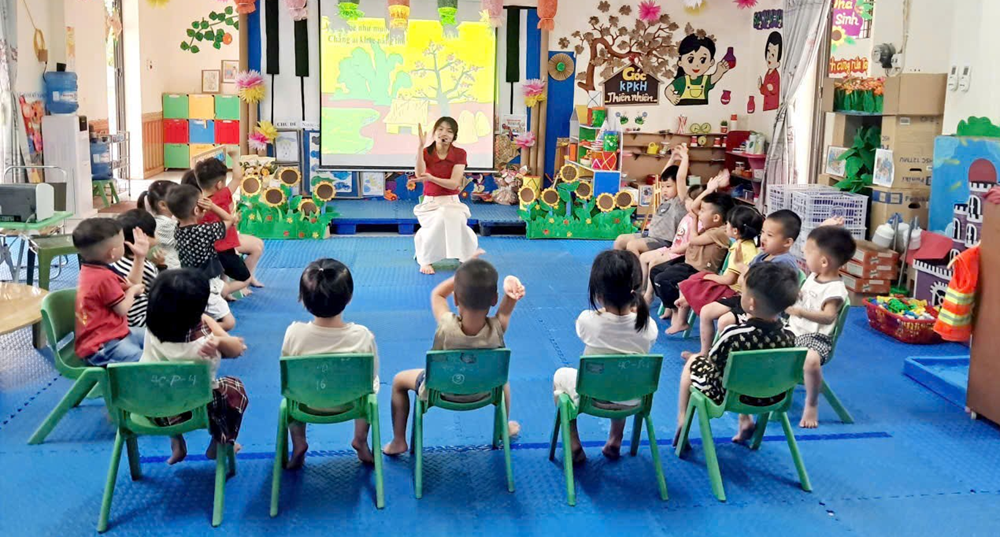 Trẻ 5-6 tuổi được miễn, giảm học phí mầm non: Cha mẹ cần chuẩn bị gì?