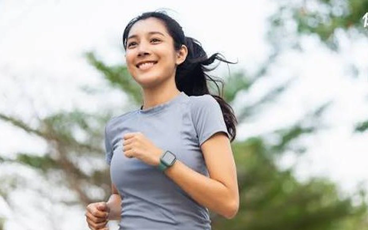 Đi bộ nhanh: cách giảm mỡ máu nhẹ nhàng hơn tập cường độ cao