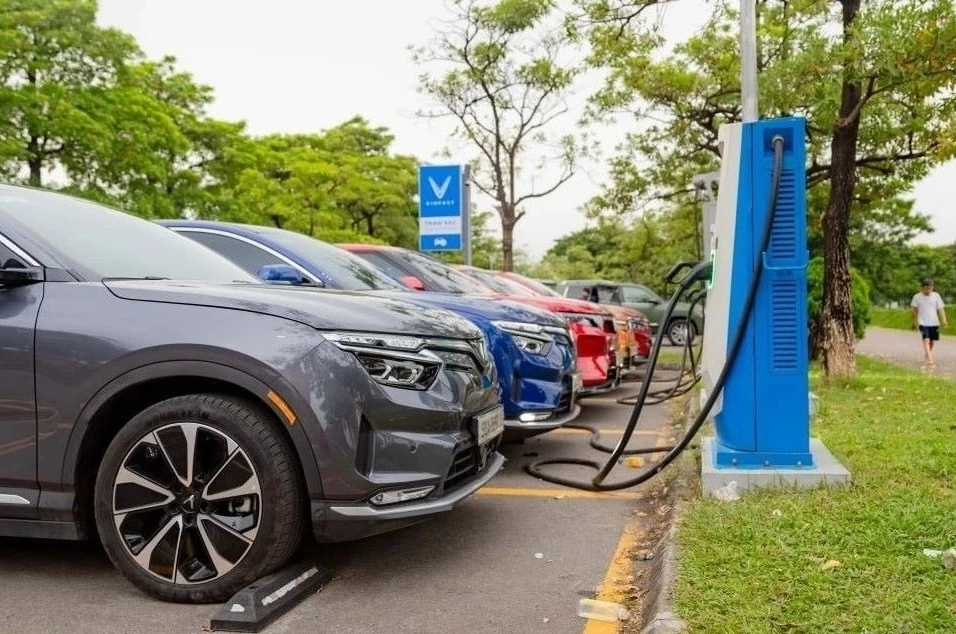 Chuẩn hóa mạng lưới sạc: chìa khóa mở khóa niềm tin xe điện