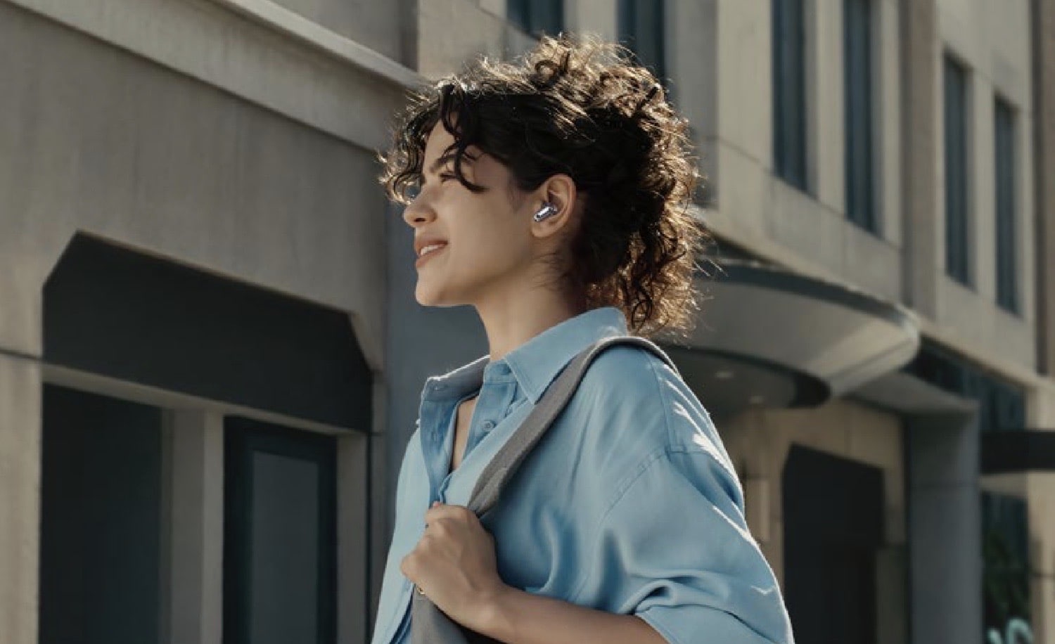 Huawei FreeBuds Neo: tai nghe chống ồn nhiều tính năng đáng tiền