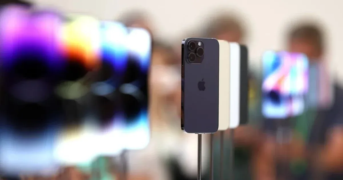 Apple gia hạn miễn phí tính năng vệ tinh cho iPhone: Món quà hay chiến lược dài hơi?