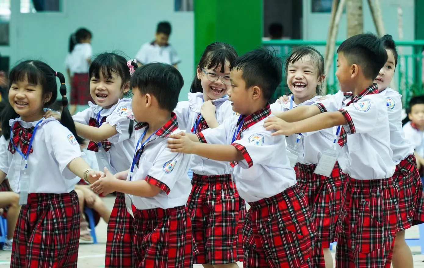 Phí dịch vụ trường công lập TP.HCM: Phụ huynh cần nắm rõ khoản thu nào