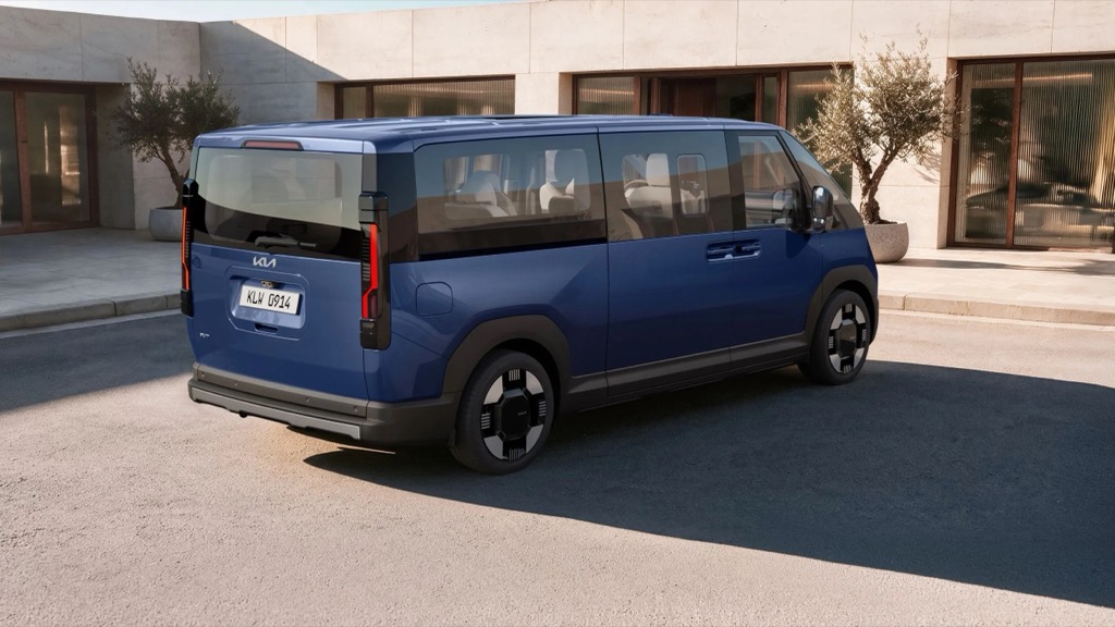 Kia PV7: van điện thương mại đa nhiệm thách thức Ford E-Transit