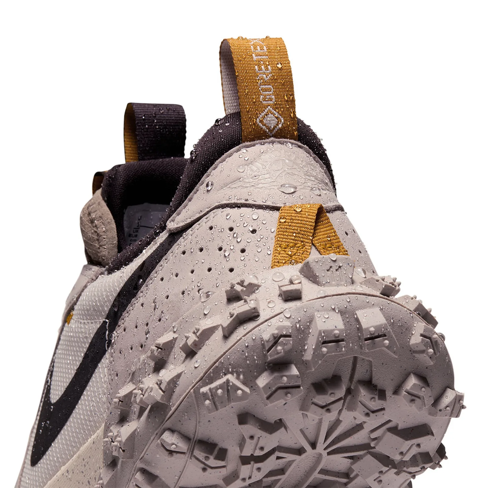 Giày trail chạy mưa Gore‑Tex: Teva, Brooks hay Nike?