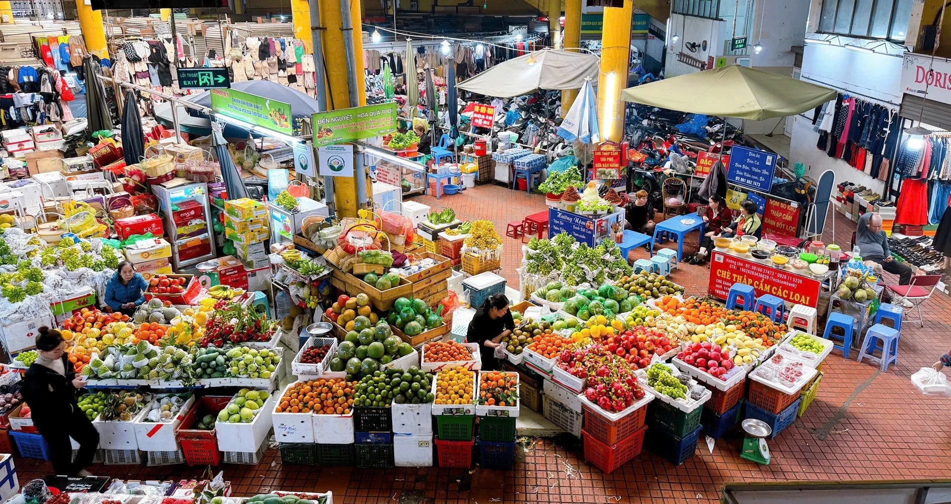 Ăn ngon dưới 20.000 đồng ở Hà Nội: từ bánh cuốn Thụy Khuê đến quán ăn vặt Hai Bà Trưng