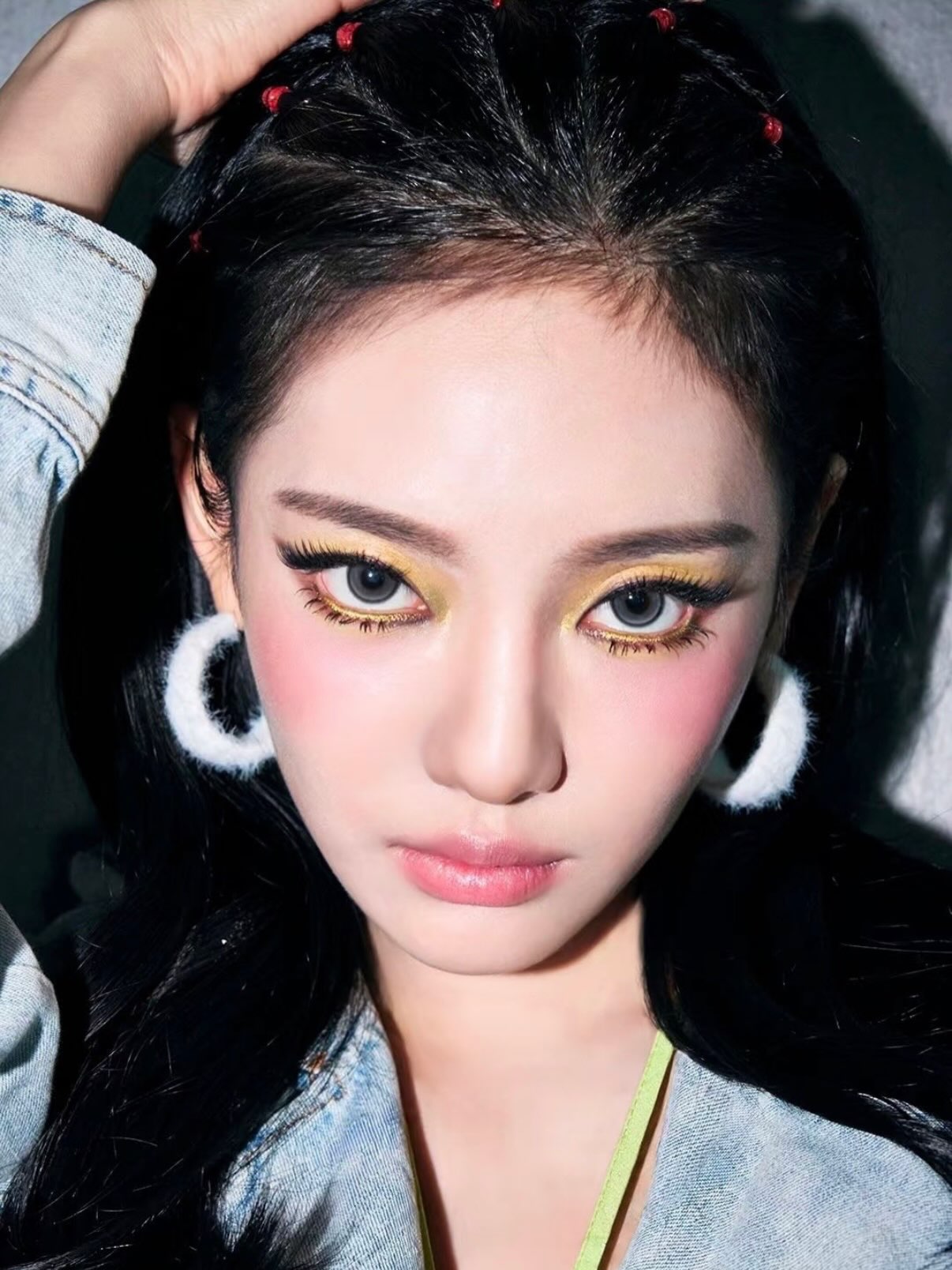 Khi clean girl aesthetic hết hạn: thời của trang điểm bộc lộ cá tính