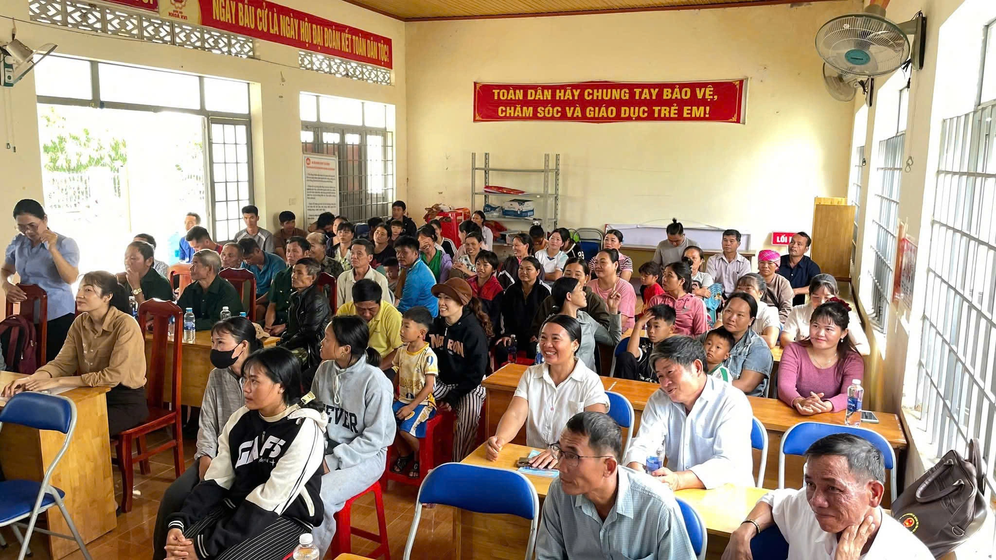 Từ công an đến thôn bản: 'Bình dân học vụ số' làm mềm chuyển đổi số vùng cao