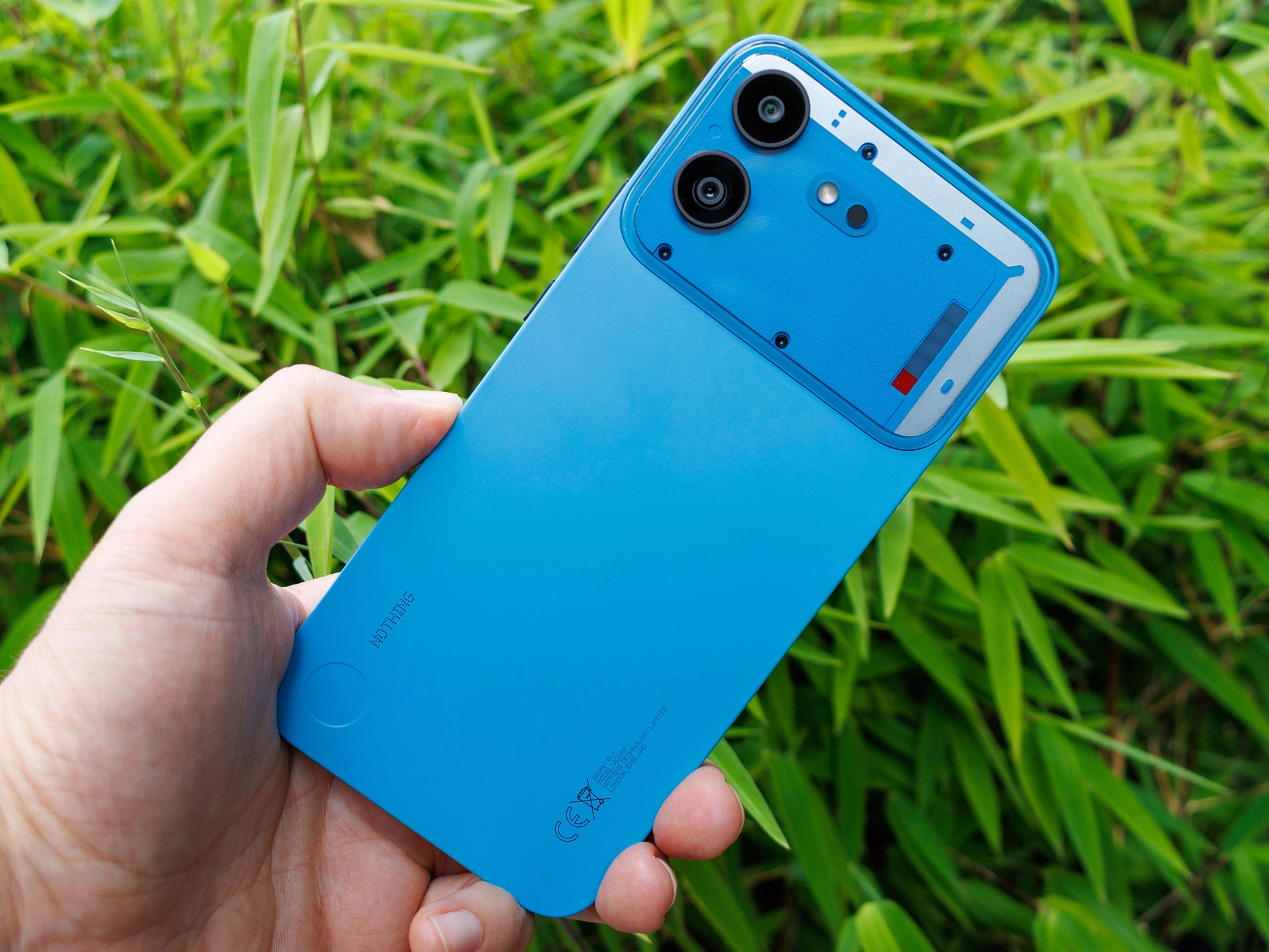 Nothing Phone (4b) giá 10,99 triệu: Có nên mua thay mid-range khác?