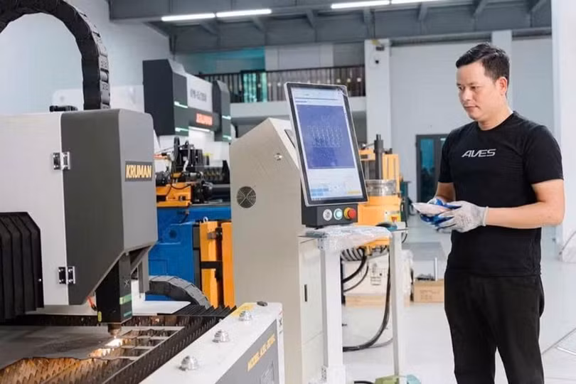 Startup AVES tham gia cuộc đua xe máy điện: chơi khác để sống