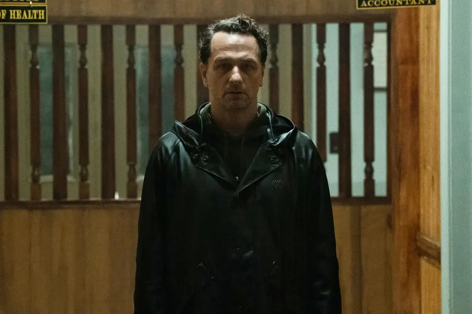 Matthew Rhys làm nên lịch sử Emmy với cú đúp Nam chính