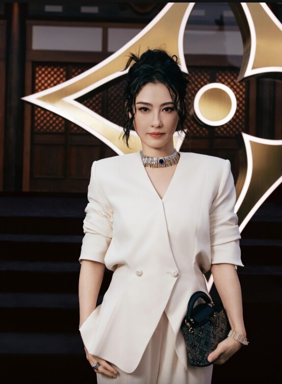 Sao Việt chinh phục sàn diễn quốc tế: từ Paris, Milan đến Gucci Bangkok