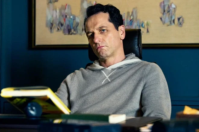 Matthew Rhys làm nên lịch sử Emmy với cú đúp Nam chính