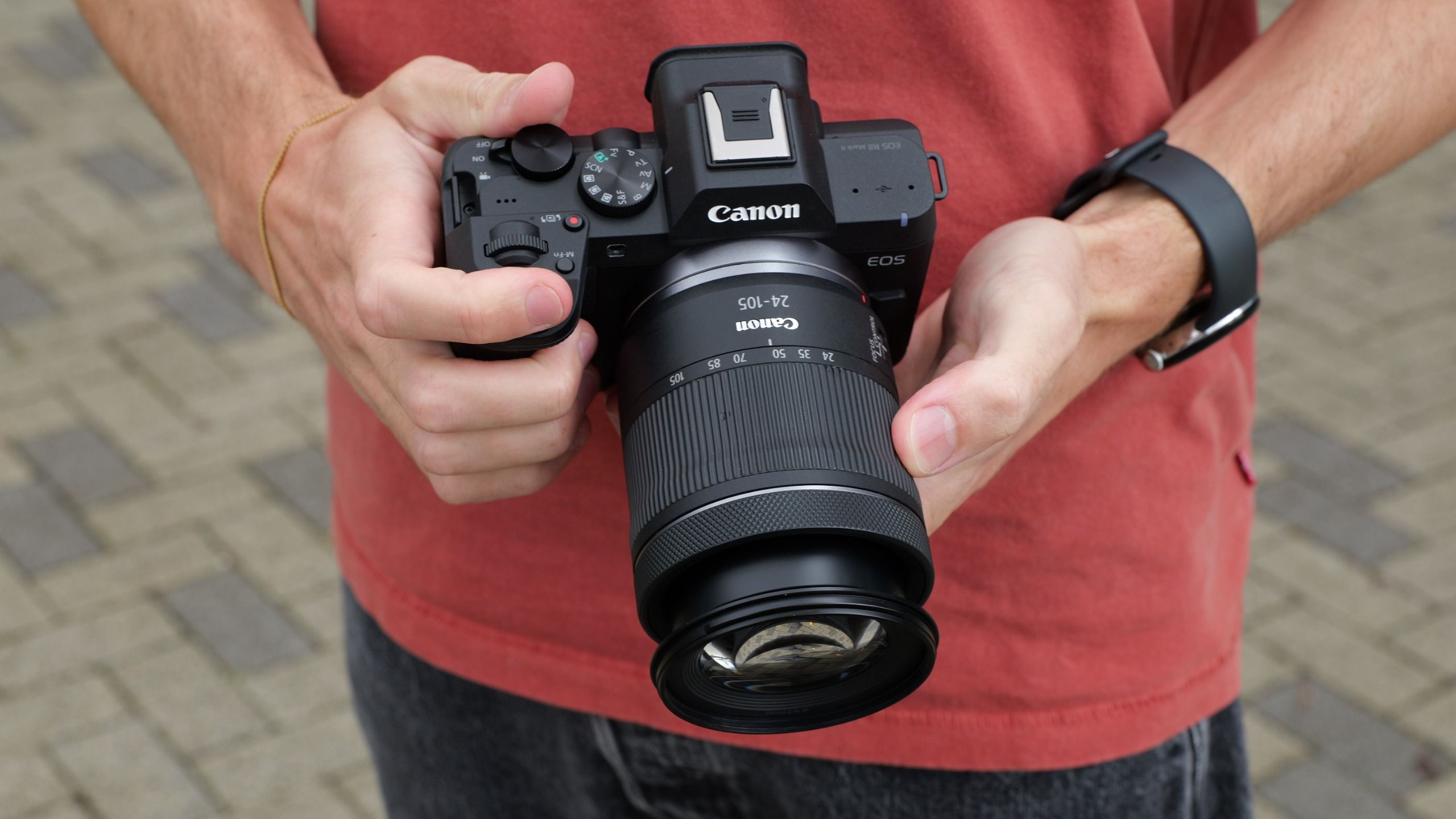 Canon EOS R8 Mark II: bước nhảy vọt cho máy ảnh full-frame nhẹ có IBIS