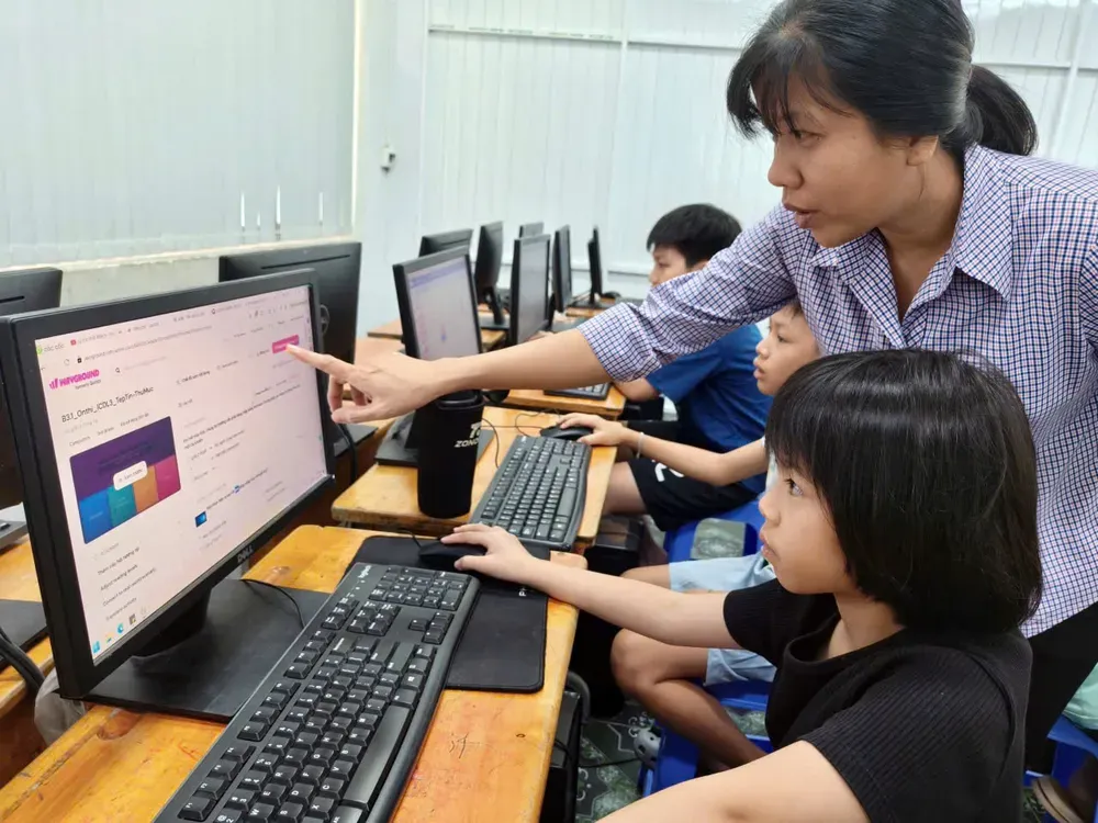 Giáo dục an toàn mạng: tích hợp vào mọi bài học, không thêm môn mới