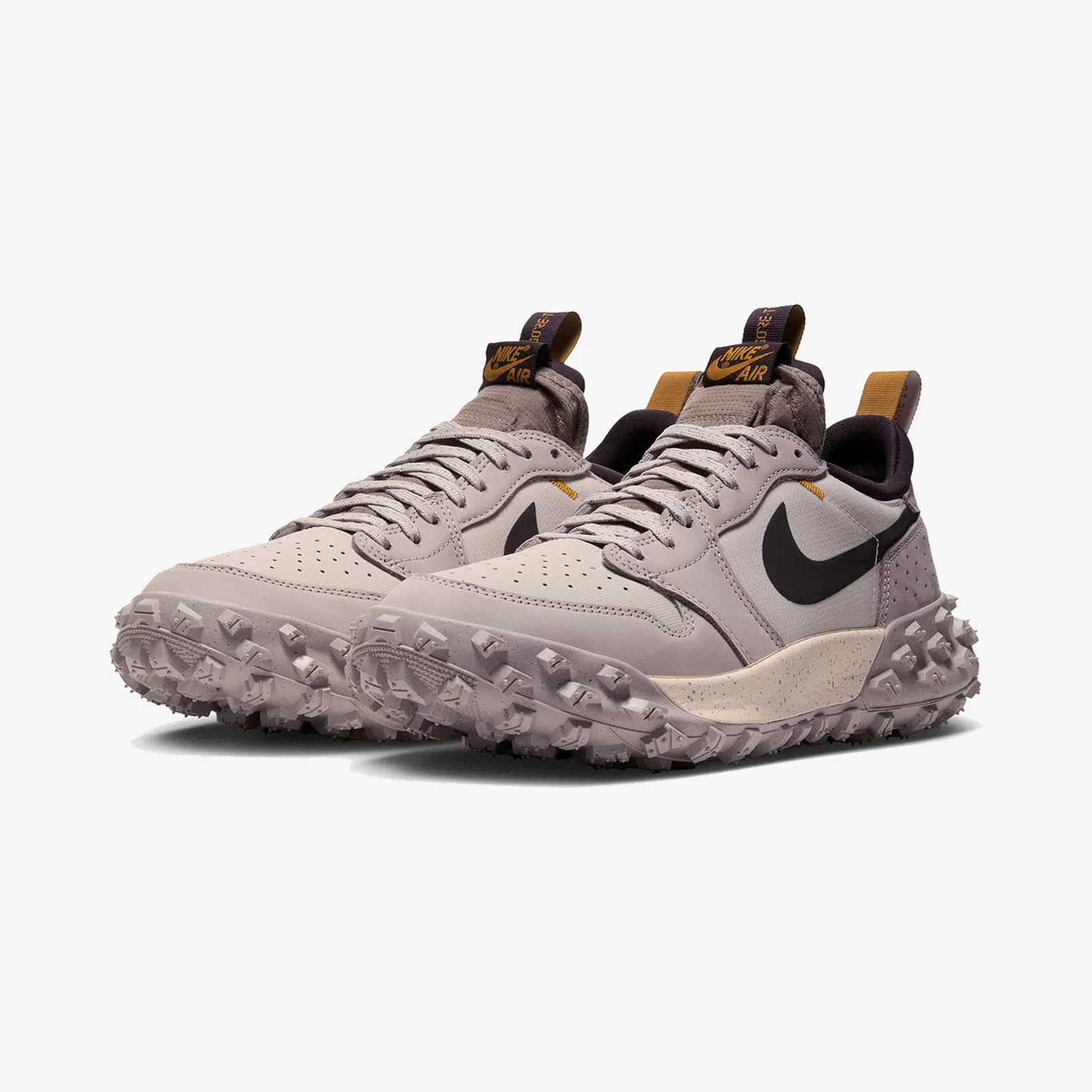Từ đường phố vào rừng núi: Sneaker đang hóa thành giày trail