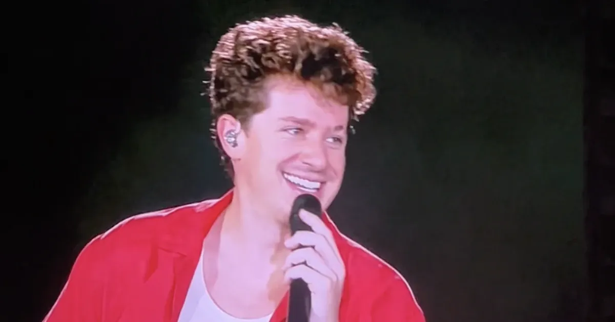 Charlie Puth 'đốt cháy' sân khấu TP.HCM: Khi hit bất hủ gặp fan Việt cuồng nhiệt