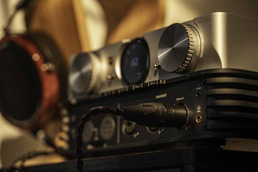 Đánh giá iFi iCAN PHANTOM 1.5: ampli tai nghe cuối cùng cho audiophile?