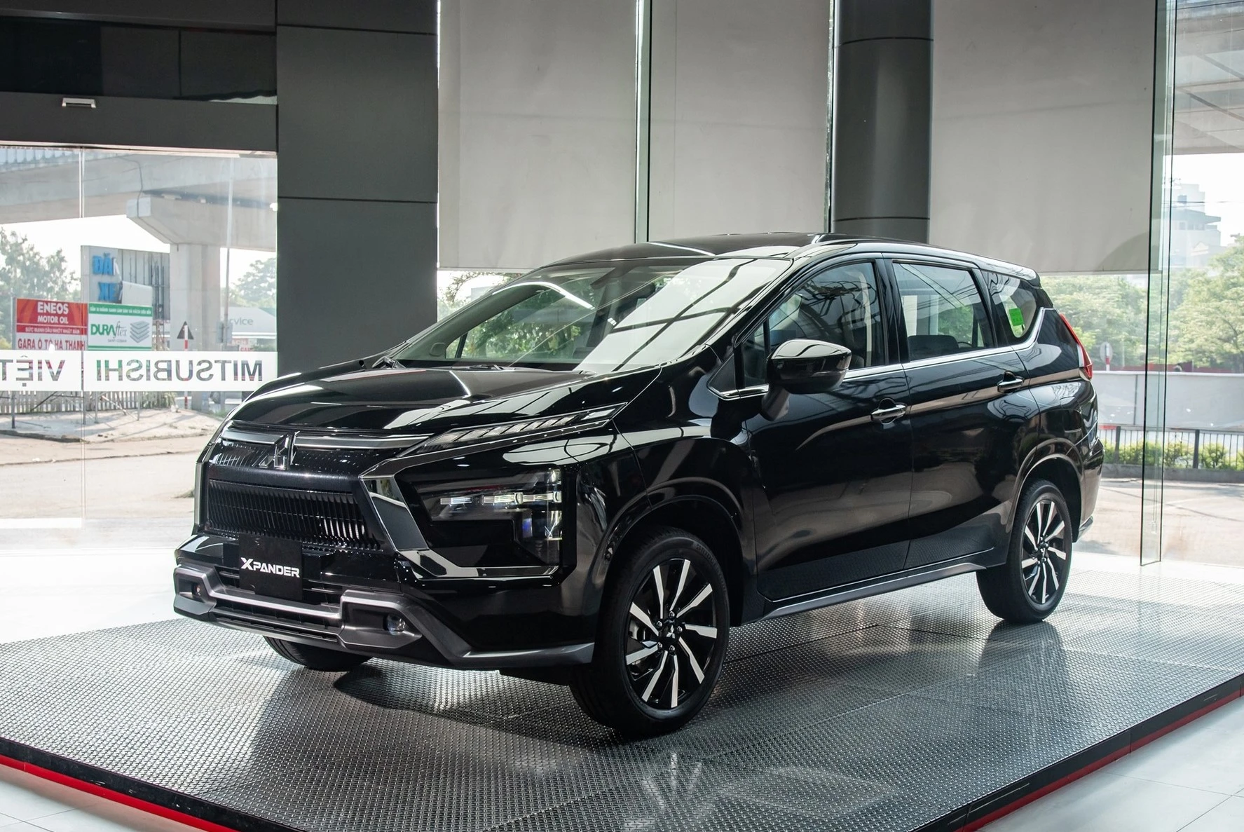 Toyota Innova Cross vượt mặt Mitsubishi Xpander: cú xoay chuyển trong phân khúc MPV xăng