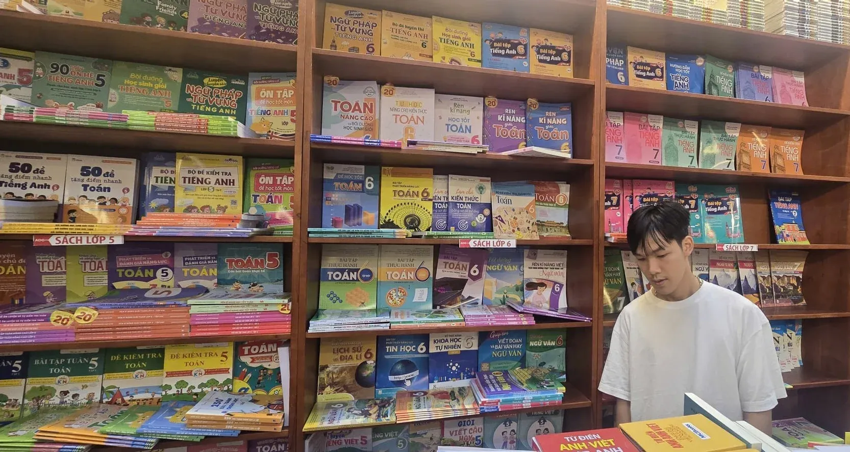 Tại sao vẫn thiếu sách giáo khoa dù chương trình đã thống nhất