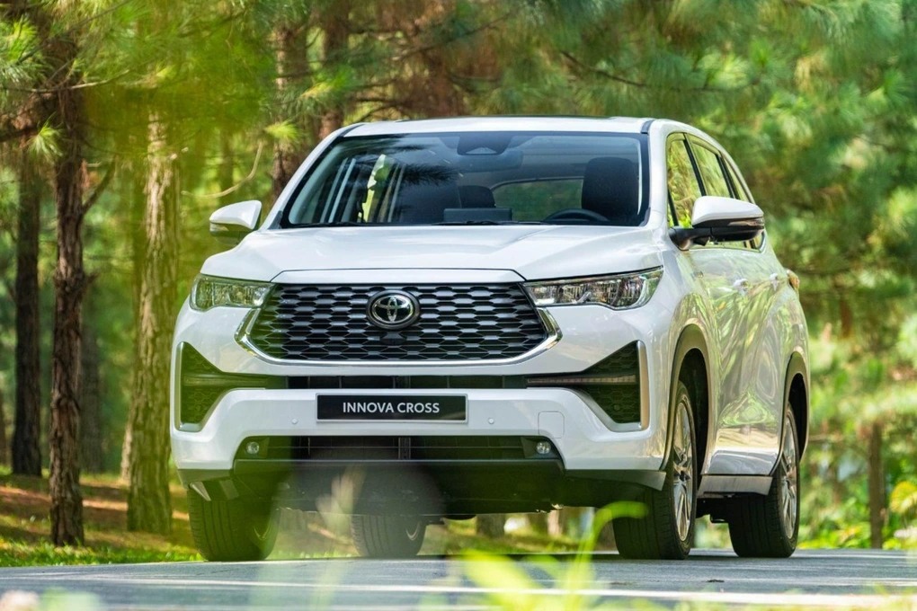 Toyota Innova Cross vượt mặt Mitsubishi Xpander: cú xoay chuyển trong phân khúc MPV xăng