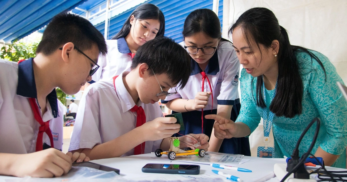 Học sinh Việt Nam dẫn đầu thế giới về sử dụng AI: cơ hội hay lời cảnh báo?