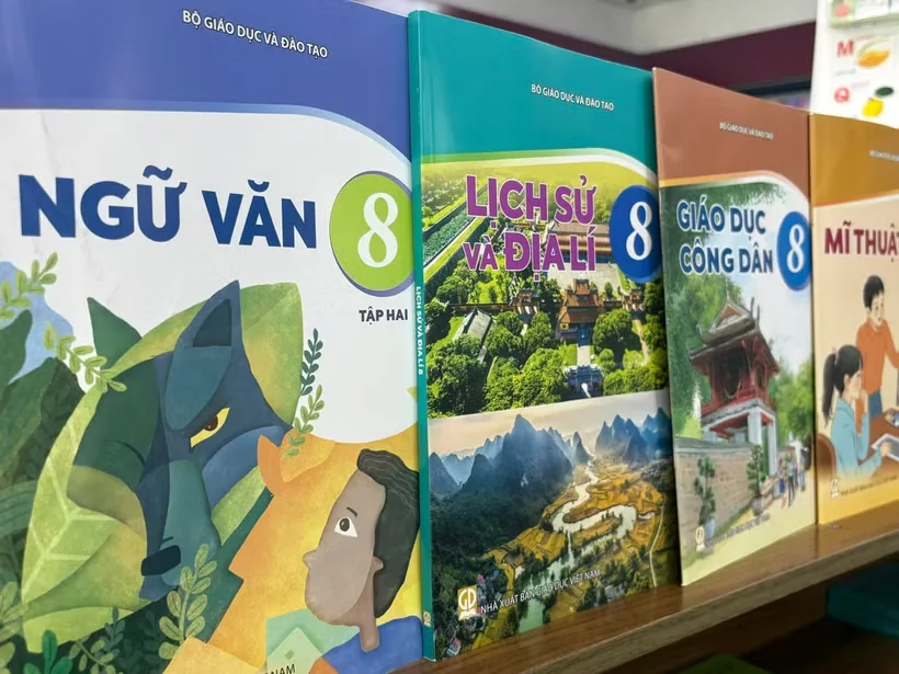 Gần 4 triệu sách giáo khoa vẫn thiếu: Cần giải pháp khẩn cấp